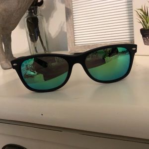 New wayfarer raybans